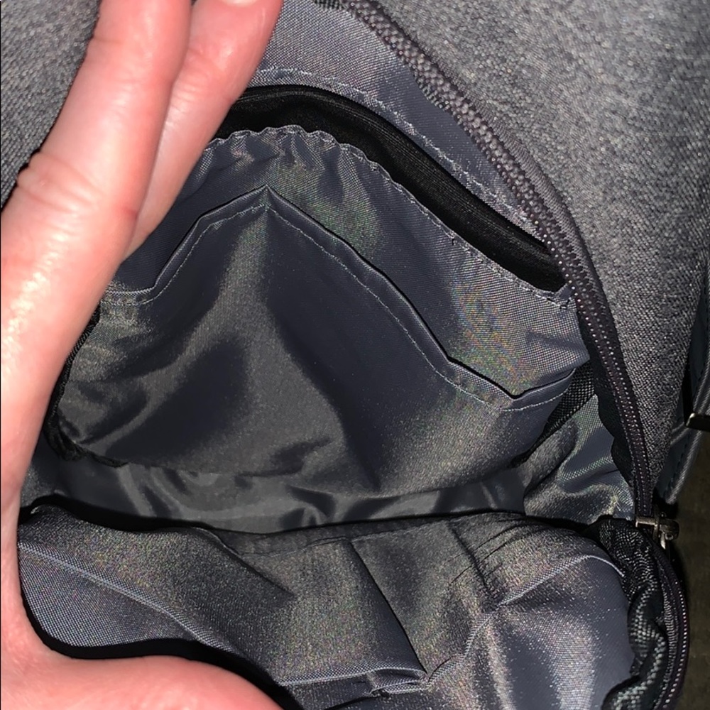 Shoulder bag. - Picture 2 of 3